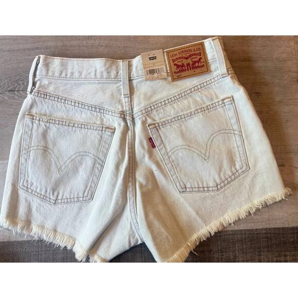 Levi's Jean Shorts Woemns 26 White Denim 5 Pockets Red Tab Cut Off Distressed - Picture 9 of 13